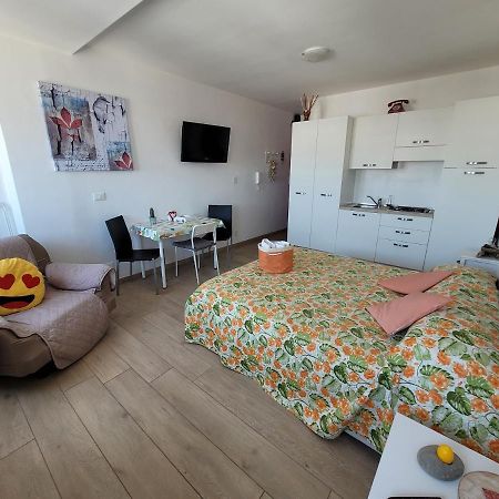 Rosato 3 Sea View Apartment Lignano Sabbiadoro Kültér fotó